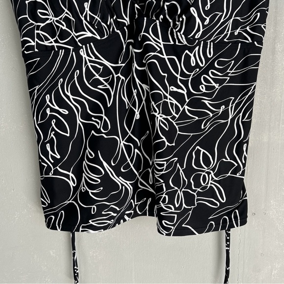 Sunsets Escape size 18 Vivian tankini wired black white tropical v-neck ruched - Picture 11 of 14